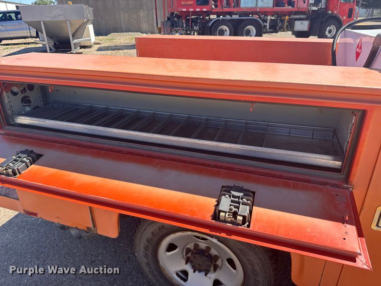 image for item ER2426 2009 Ford F250 Super Duty utility bed pickup truck