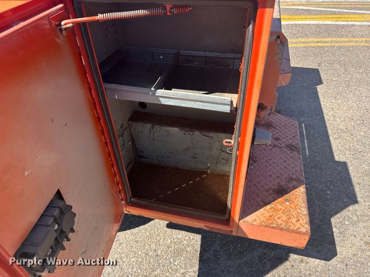 image for item ER2426 2009 Ford F250 Super Duty utility bed pickup truck