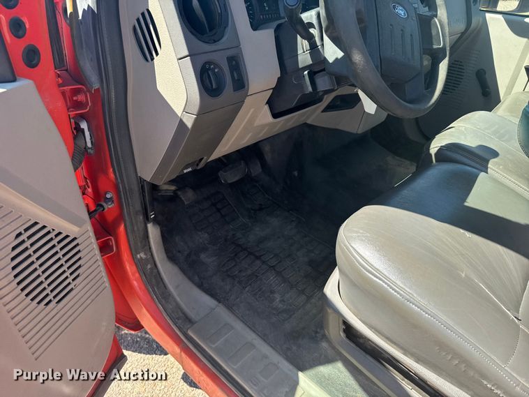 image for item ER2426 2009 Ford F250 Super Duty utility bed pickup truck