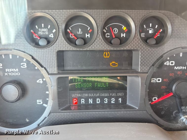 image for item ER2426 2009 Ford F250 Super Duty utility bed pickup truck