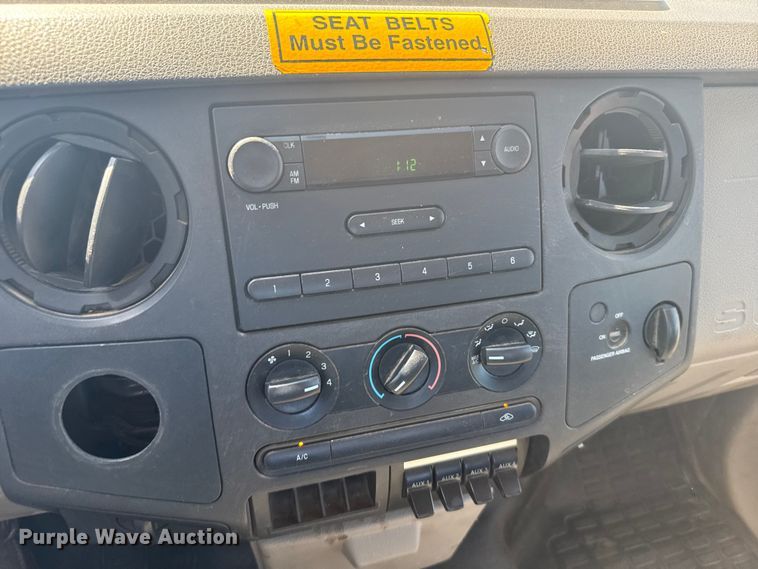 image for item ER2426 2009 Ford F250 Super Duty utility bed pickup truck