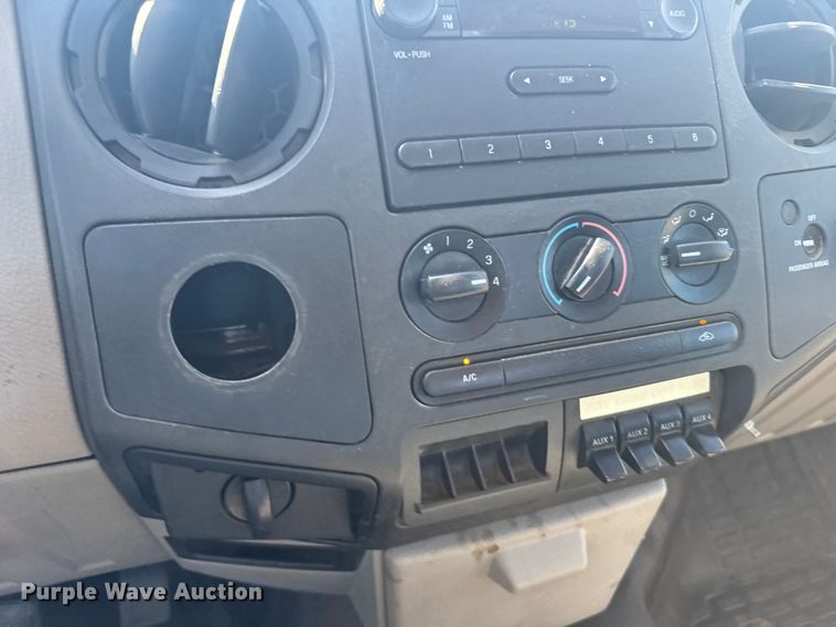 image for item ER2426 2009 Ford F250 Super Duty utility bed pickup truck