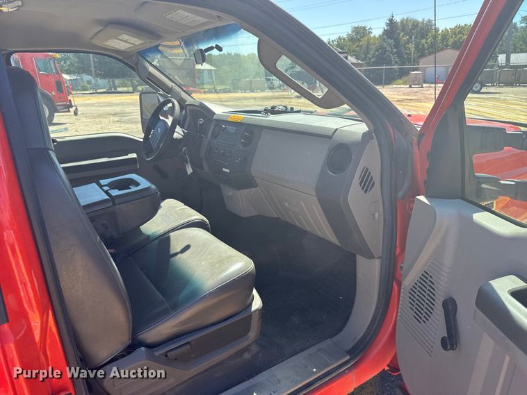 image for item ER2426 2009 Ford F250 Super Duty utility bed pickup truck