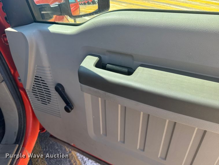 image for item ER2426 2009 Ford F250 Super Duty utility bed pickup truck