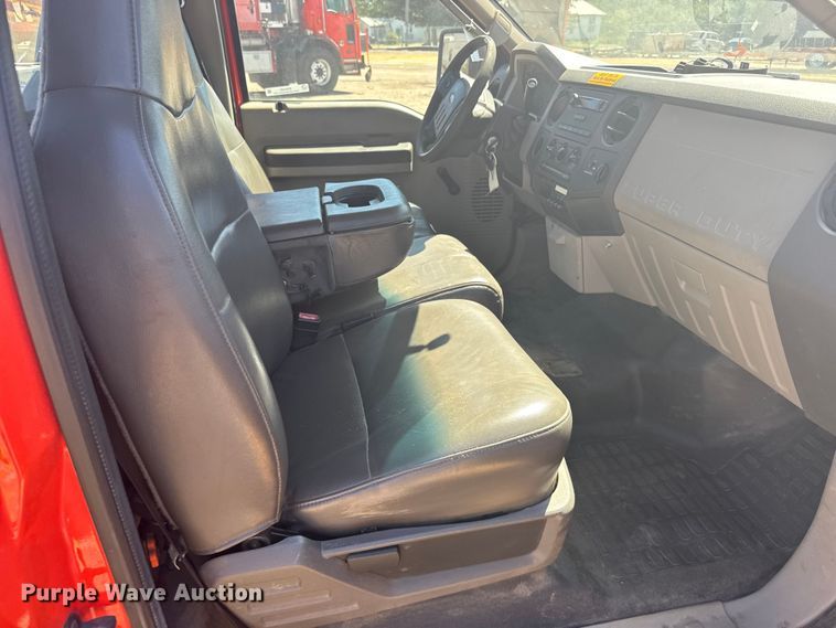 image for item ER2426 2009 Ford F250 Super Duty utility bed pickup truck