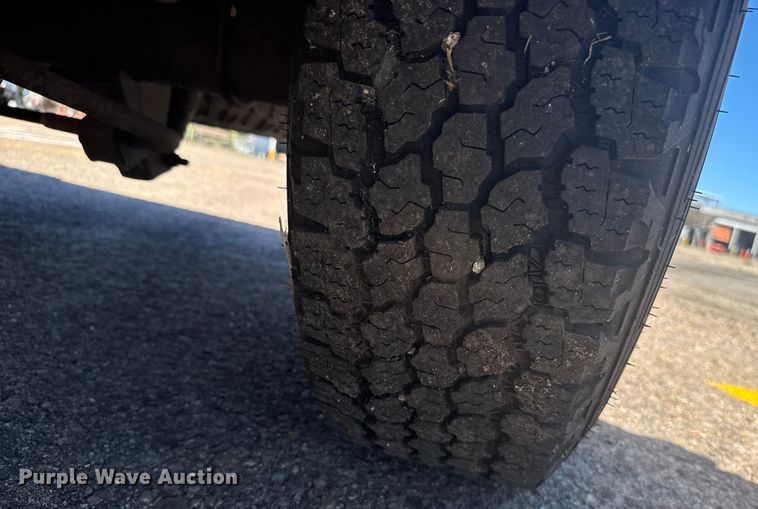 image for item ER2426 2009 Ford F250 Super Duty utility bed pickup truck