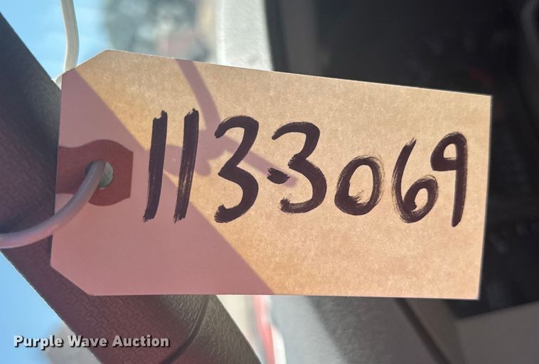 image for item ER2426 2009 Ford F250 Super Duty utility bed pickup truck