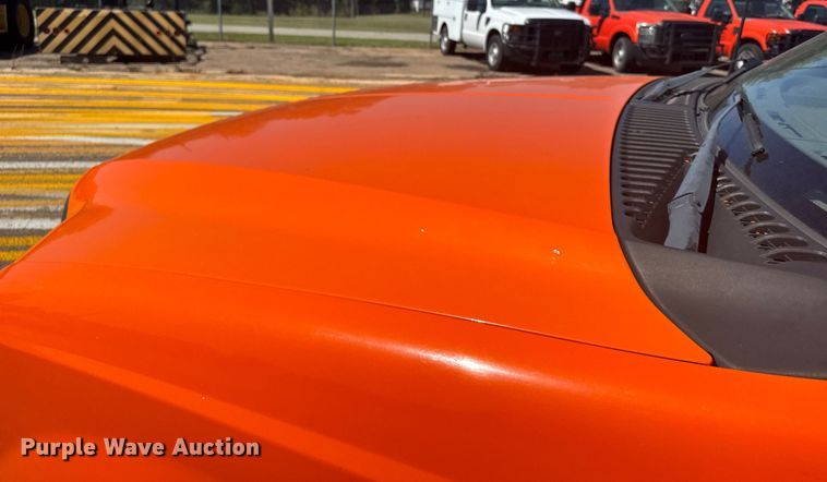 image for item ER2427 2003 Ford F250 Super Duty utility bed pickup truck