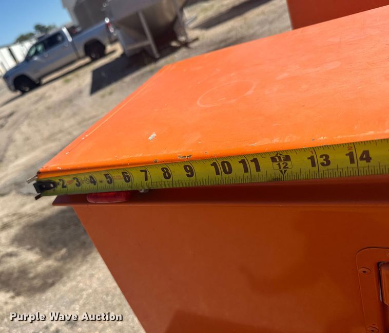 image for item ER2427 2003 Ford F250 Super Duty utility bed pickup truck