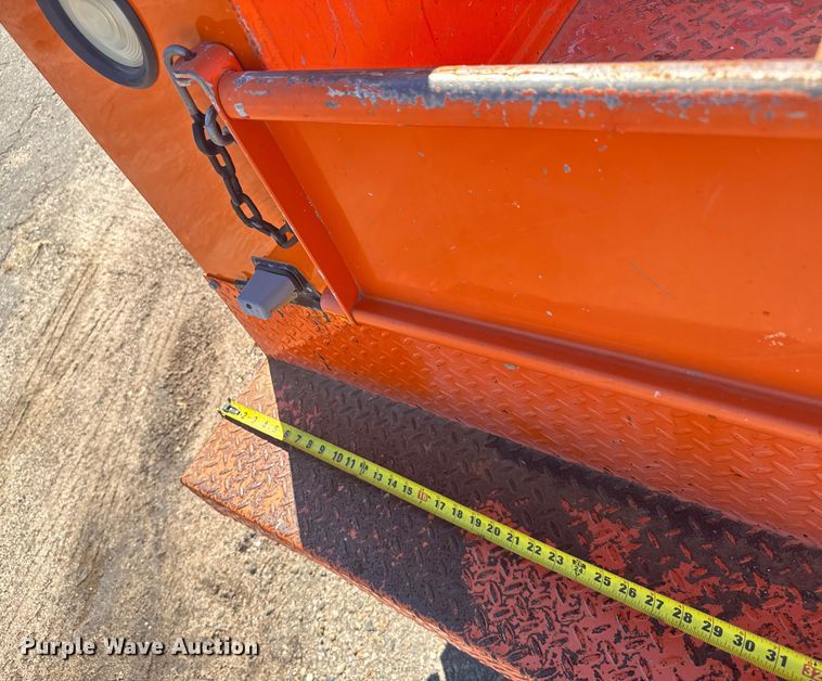 image for item ER2427 2003 Ford F250 Super Duty utility bed pickup truck