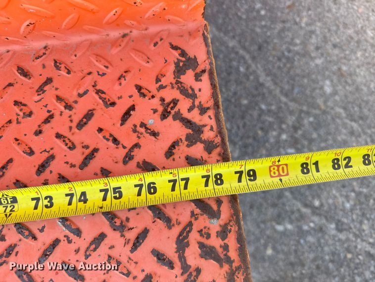 image for item ER2427 2003 Ford F250 Super Duty utility bed pickup truck