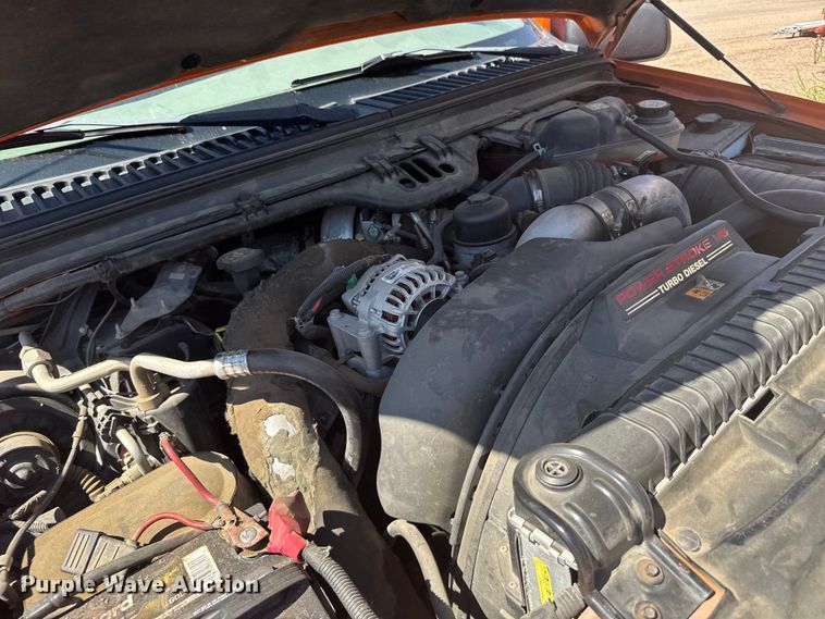 image for item ER2427 2003 Ford F250 Super Duty utility bed pickup truck