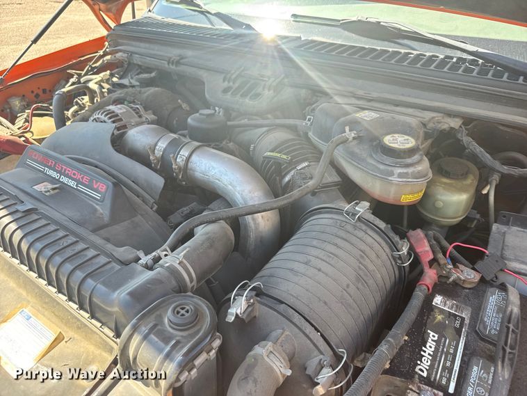 image for item ER2427 2003 Ford F250 Super Duty utility bed pickup truck