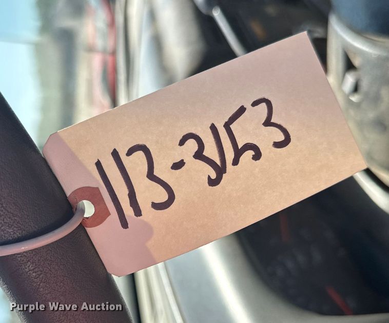 image for item ER2427 2003 Ford F250 Super Duty utility bed pickup truck