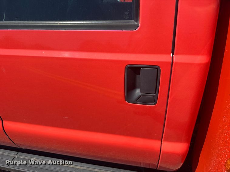 image for item ER2428 2015 Ford F350 Super Duty Crew Cab utility bed pickup truck