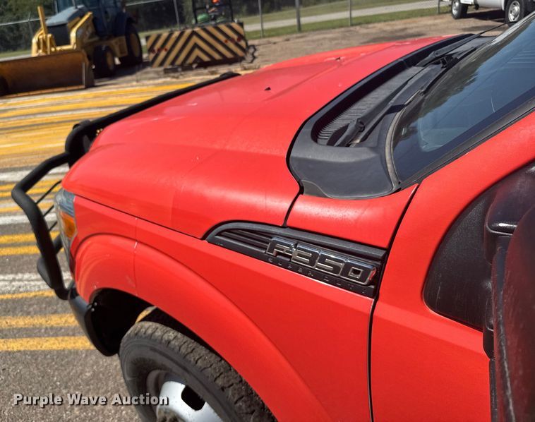 image for item ER2428 2015 Ford F350 Super Duty Crew Cab utility bed pickup truck