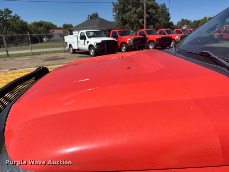 image for item ER2428 2015 Ford F350 Super Duty Crew Cab utility bed pickup truck