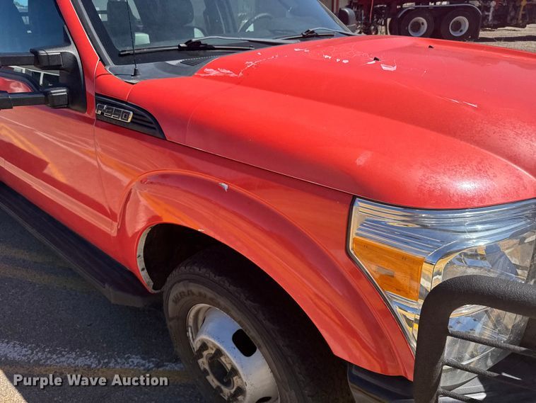 image for item ER2428 2015 Ford F350 Super Duty Crew Cab utility bed pickup truck