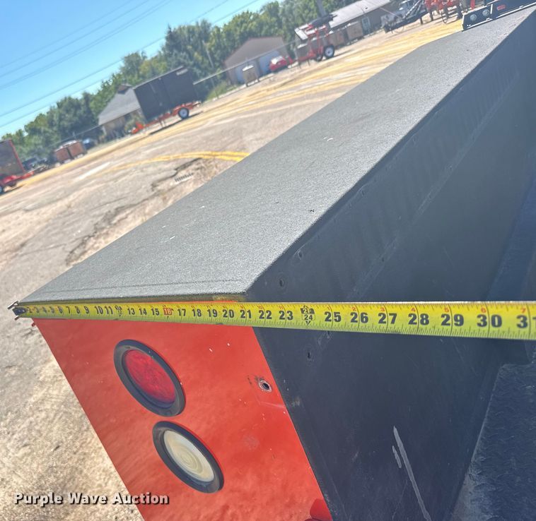 image for item ER2428 2015 Ford F350 Super Duty Crew Cab utility bed pickup truck