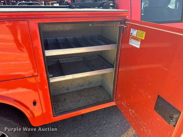 image for item ER2428 2015 Ford F350 Super Duty Crew Cab utility bed pickup truck