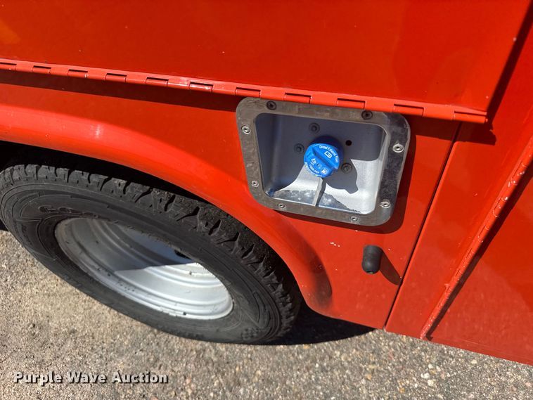 image for item ER2428 2015 Ford F350 Super Duty Crew Cab utility bed pickup truck