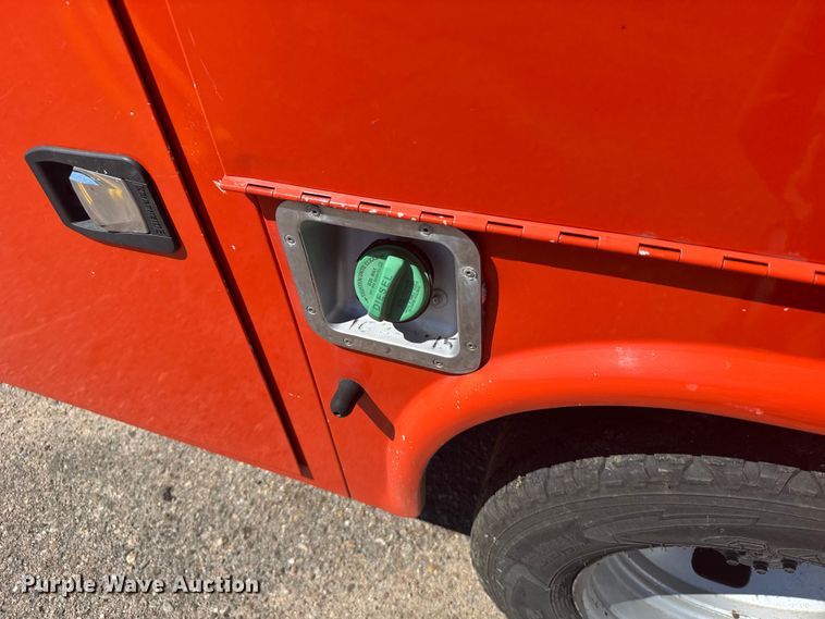 image for item ER2428 2015 Ford F350 Super Duty Crew Cab utility bed pickup truck