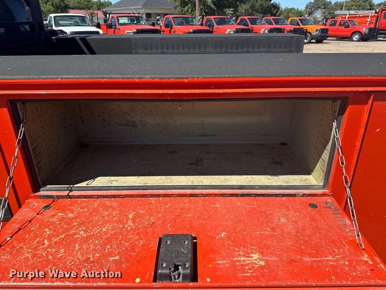 image for item ER2428 2015 Ford F350 Super Duty Crew Cab utility bed pickup truck