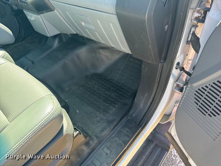 image for item ER2428 2015 Ford F350 Super Duty Crew Cab utility bed pickup truck