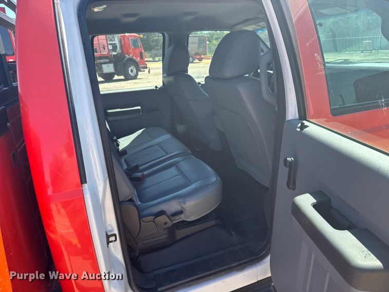 image for item ER2428 2015 Ford F350 Super Duty Crew Cab utility bed pickup truck