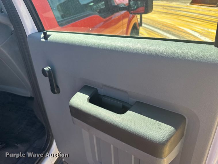 image for item ER2428 2015 Ford F350 Super Duty Crew Cab utility bed pickup truck