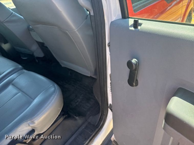 image for item ER2428 2015 Ford F350 Super Duty Crew Cab utility bed pickup truck