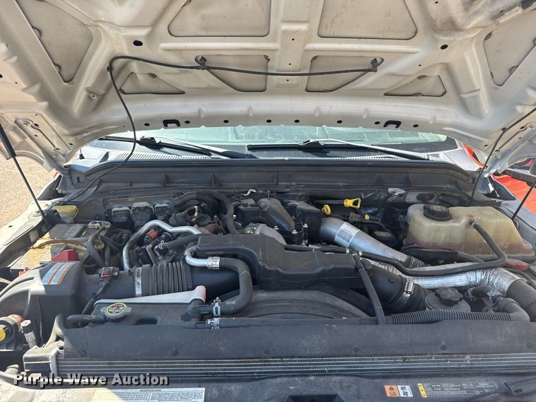 image for item ER2428 2015 Ford F350 Super Duty Crew Cab utility bed pickup truck