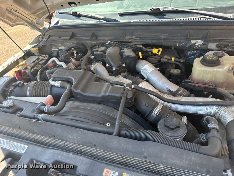 image for item ER2428 2015 Ford F350 Super Duty Crew Cab utility bed pickup truck