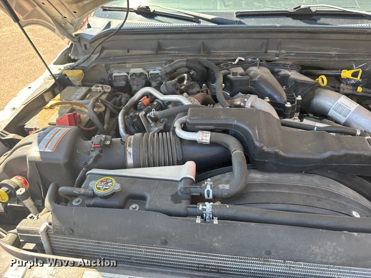 image for item ER2428 2015 Ford F350 Super Duty Crew Cab utility bed pickup truck