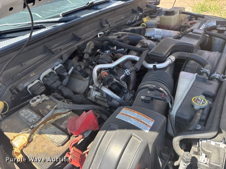 image for item ER2428 2015 Ford F350 Super Duty Crew Cab utility bed pickup truck