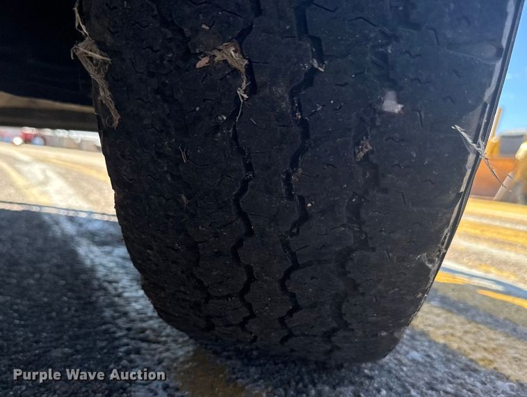 image for item ER2428 2015 Ford F350 Super Duty Crew Cab utility bed pickup truck