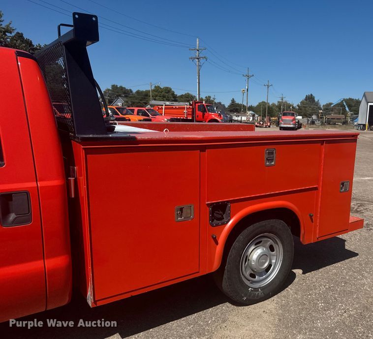 image for item ER2429 2011 Ford F250 Super Duty Crew Cab utility bed pickup truck