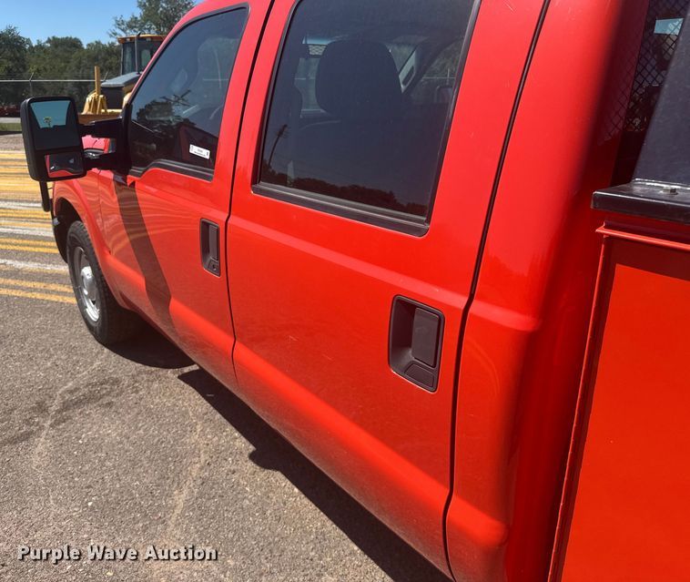 image for item ER2429 2011 Ford F250 Super Duty Crew Cab utility bed pickup truck