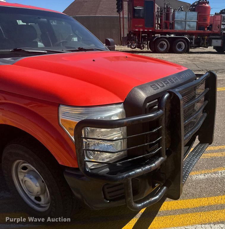 image for item ER2429 2011 Ford F250 Super Duty Crew Cab utility bed pickup truck