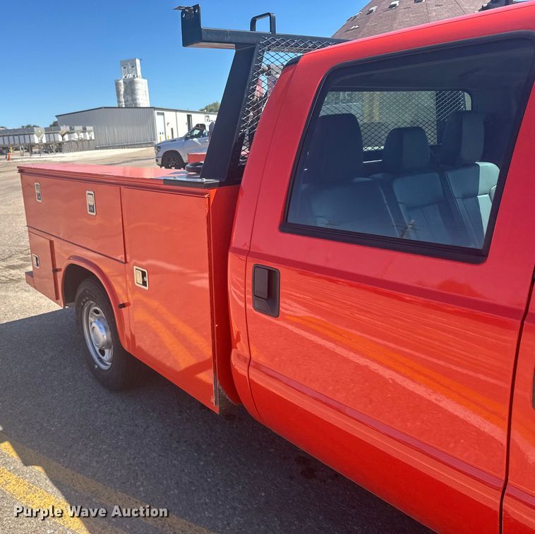 image for item ER2429 2011 Ford F250 Super Duty Crew Cab utility bed pickup truck