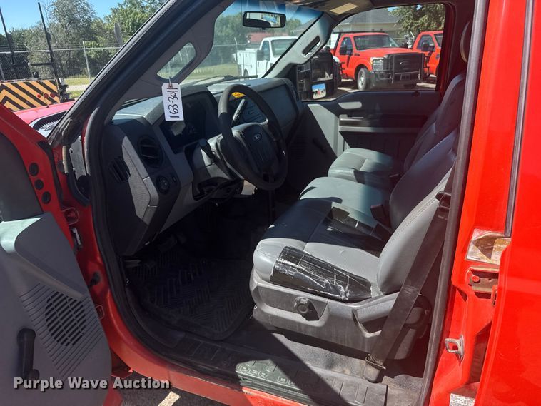 image for item ER2429 2011 Ford F250 Super Duty Crew Cab utility bed pickup truck