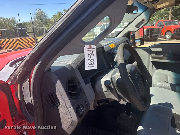 image for item ER2429 2011 Ford F250 Super Duty Crew Cab utility bed pickup truck