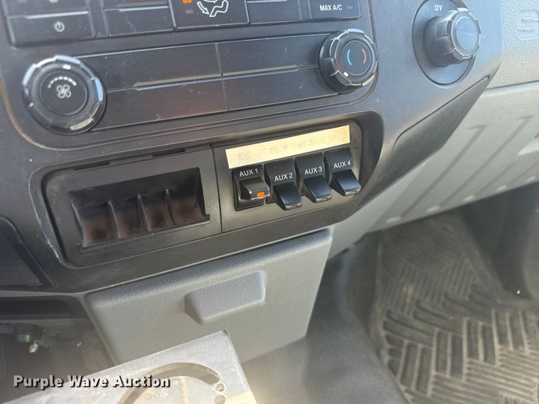 image for item ER2429 2011 Ford F250 Super Duty Crew Cab utility bed pickup truck