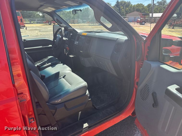 image for item ER2429 2011 Ford F250 Super Duty Crew Cab utility bed pickup truck