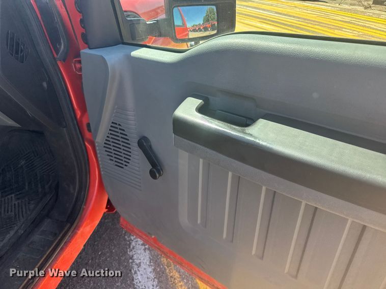 image for item ER2429 2011 Ford F250 Super Duty Crew Cab utility bed pickup truck