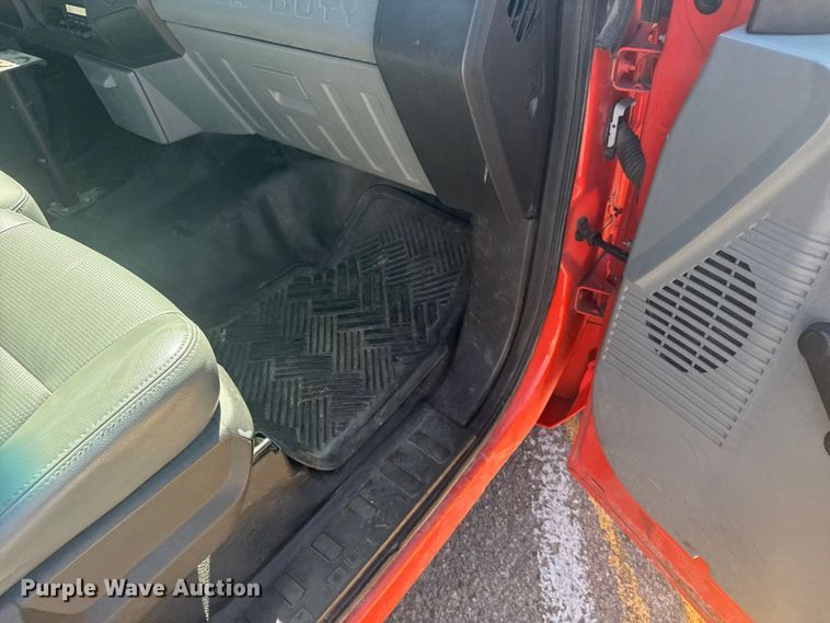 image for item ER2429 2011 Ford F250 Super Duty Crew Cab utility bed pickup truck