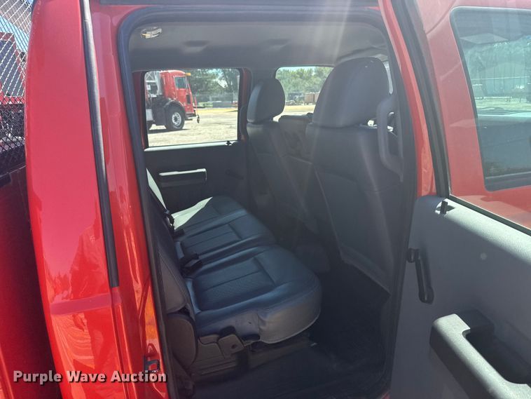 image for item ER2429 2011 Ford F250 Super Duty Crew Cab utility bed pickup truck