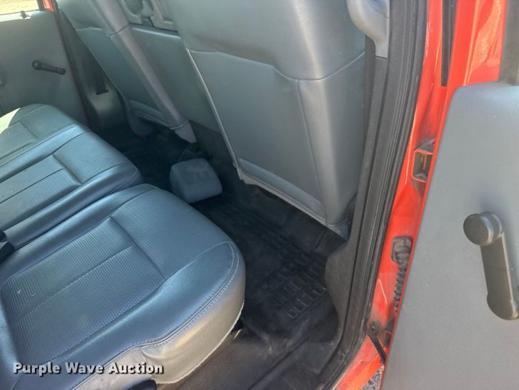 image for item ER2429 2011 Ford F250 Super Duty Crew Cab utility bed pickup truck