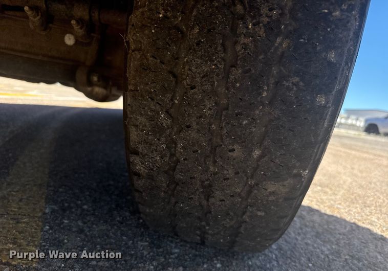 image for item ER2429 2011 Ford F250 Super Duty Crew Cab utility bed pickup truck