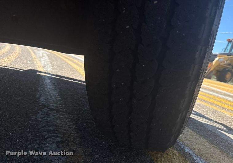 image for item ER2429 2011 Ford F250 Super Duty Crew Cab utility bed pickup truck